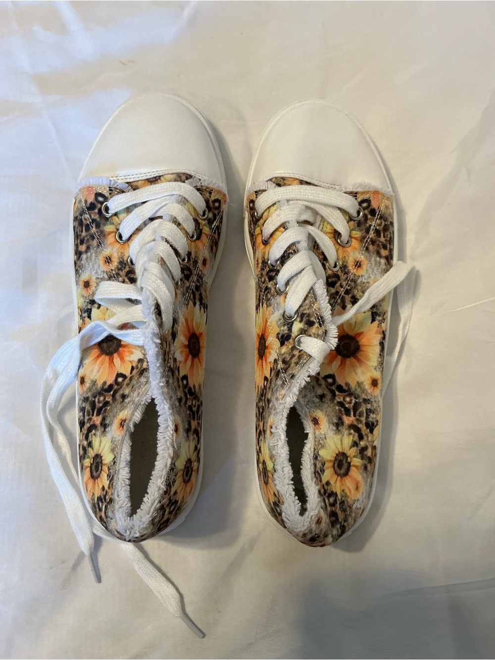 Women’s Sunflower Print Casual Lace-Up Sneakers - White Trim